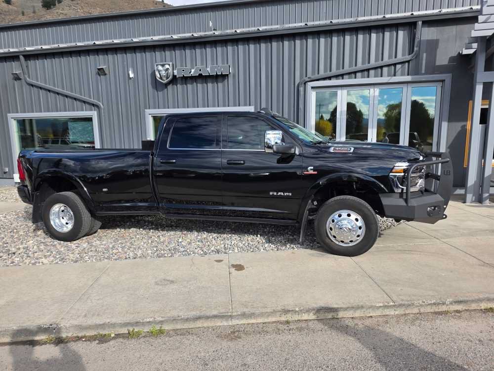 Used 2025 RAM 3500 Longhorn AWD/4WD image 2