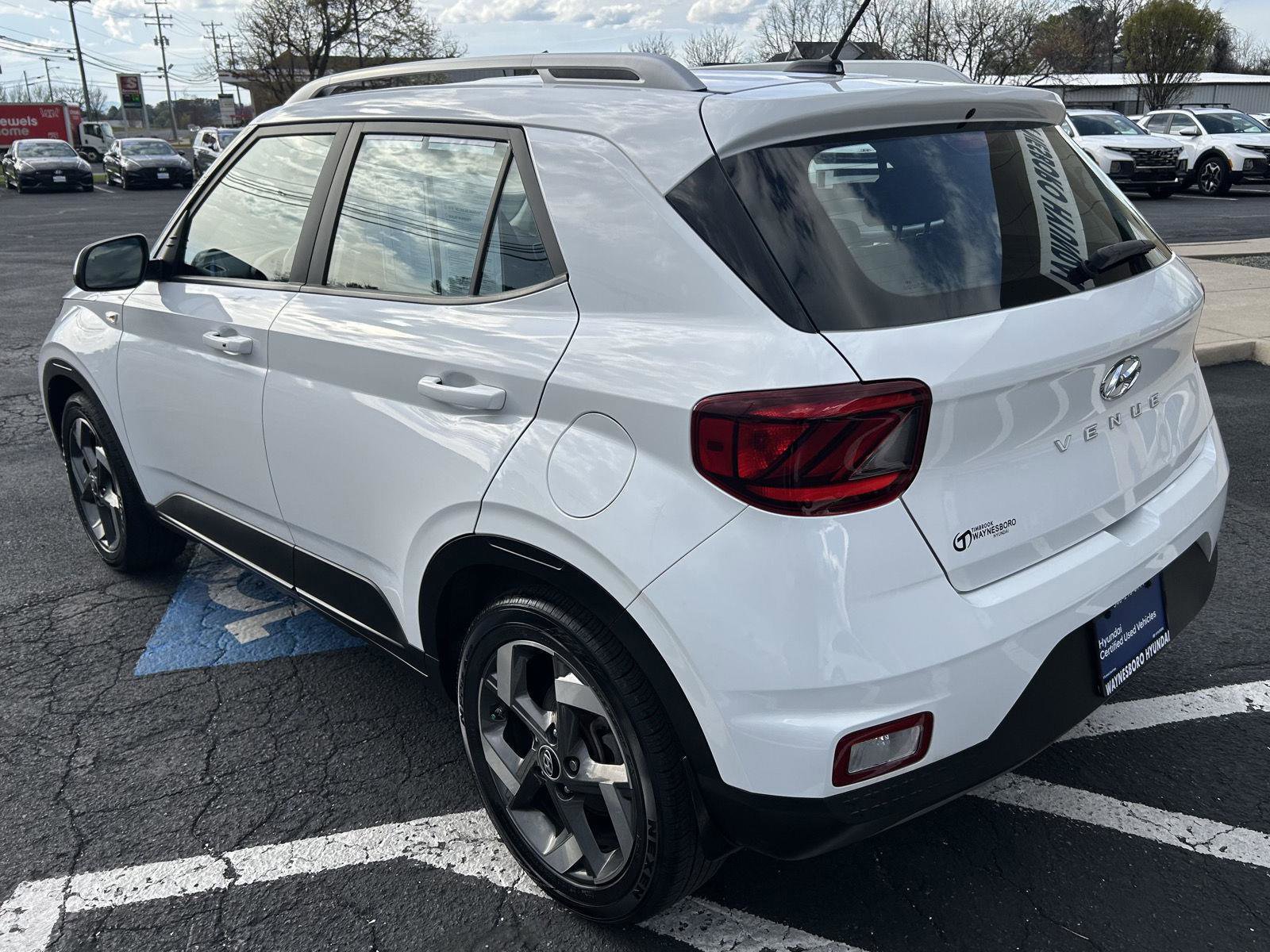Certified 2024 Hyundai Venue SEL FWD image 3