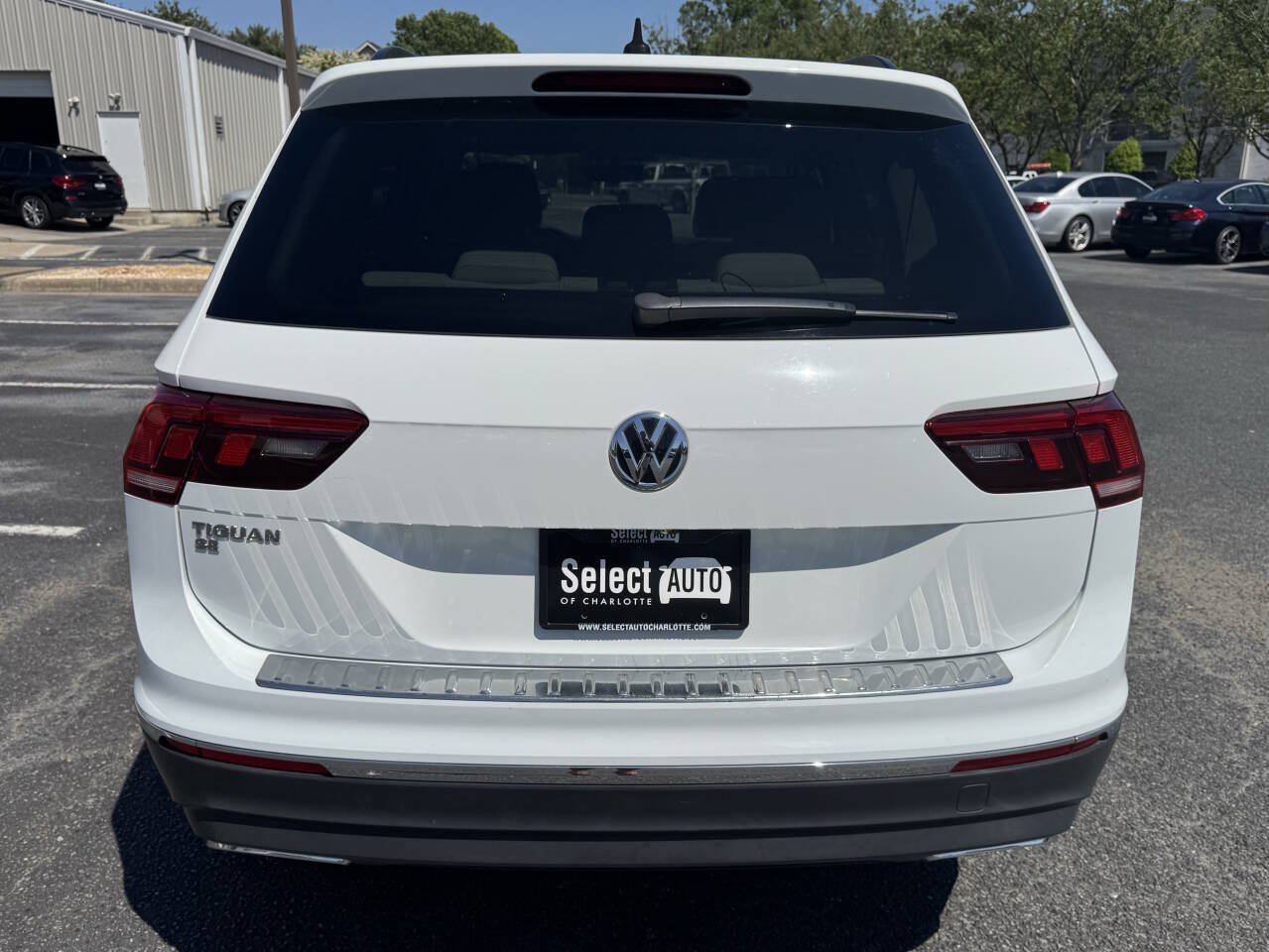 Used 2021 Volkswagen Tiguan SE FWD image 5