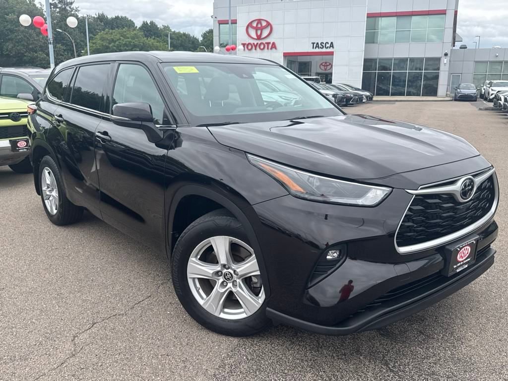 Used 2022 Toyota Highlander LE