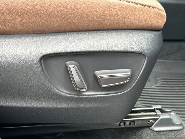 Used 2024 Toyota Grand Highlander AWD Hybrid image 34
