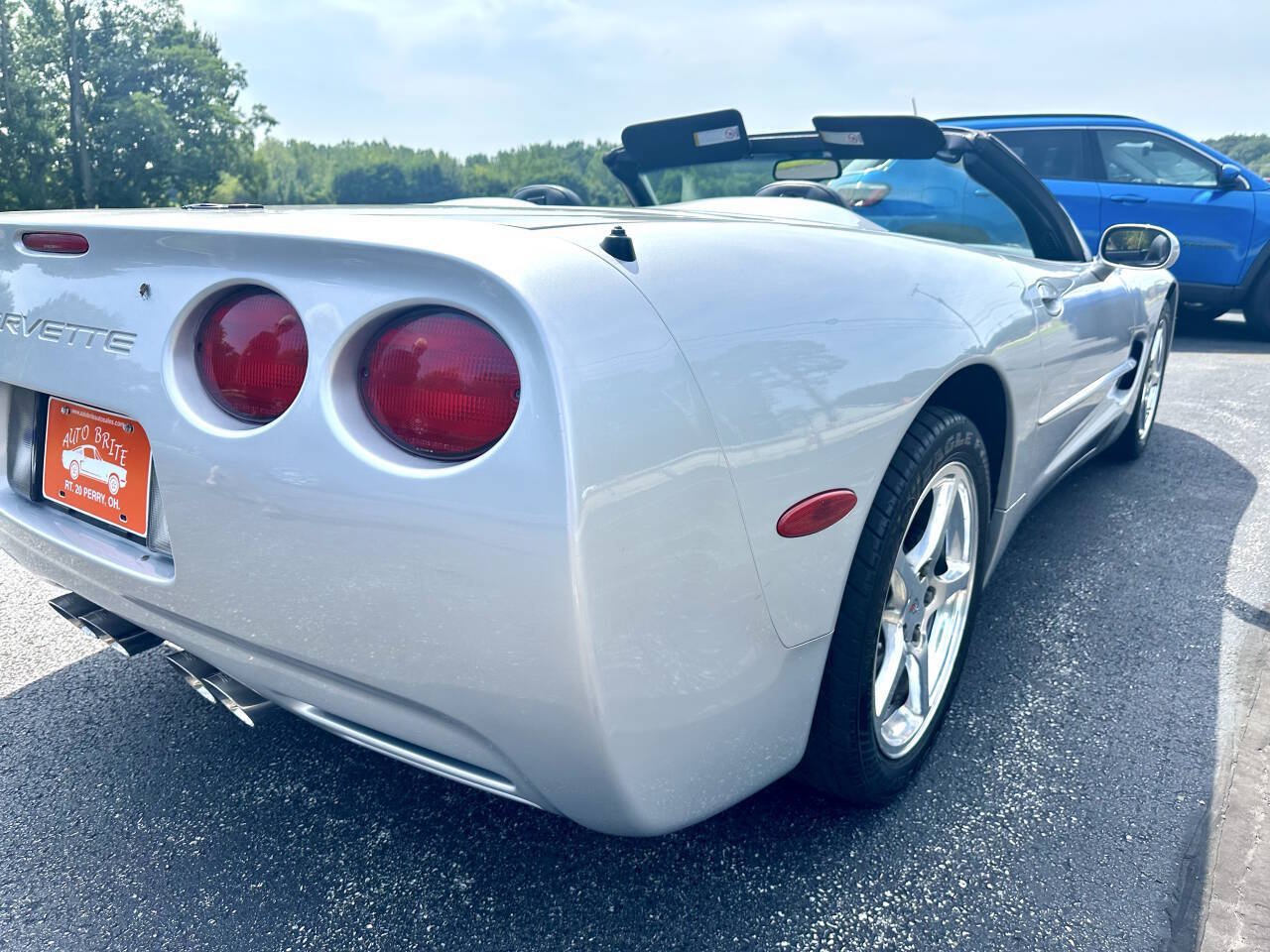 Used 2001 Chevrolet Corvette Convertible w/ Preferred Equipment Group2 RWD image 7