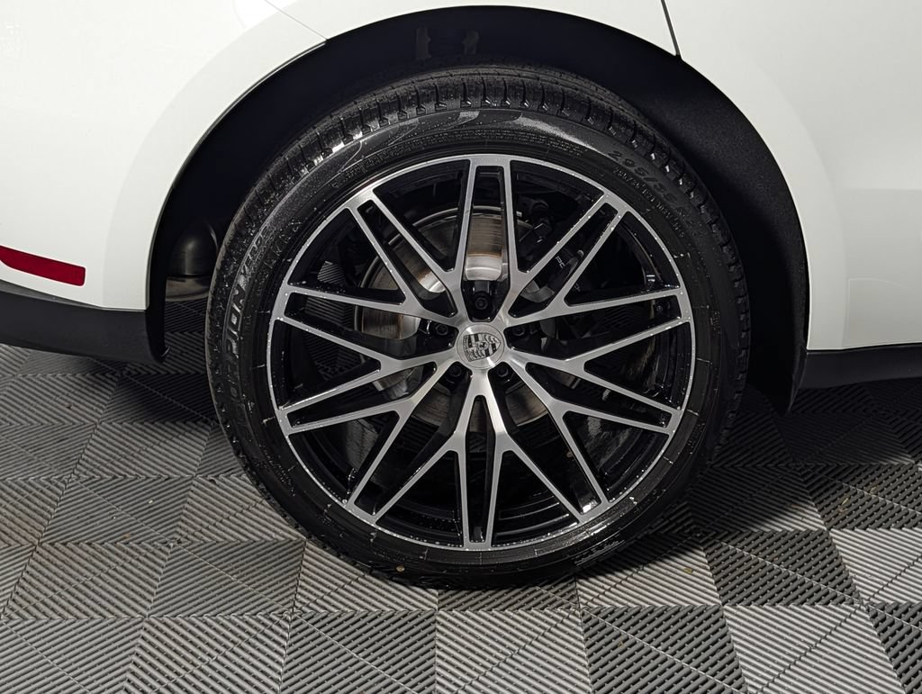 New 2026 Porsche Macan Turbo AWD/4WD image 13
