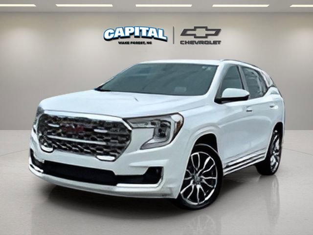 Used 2023 GMC Terrain Denali image 3