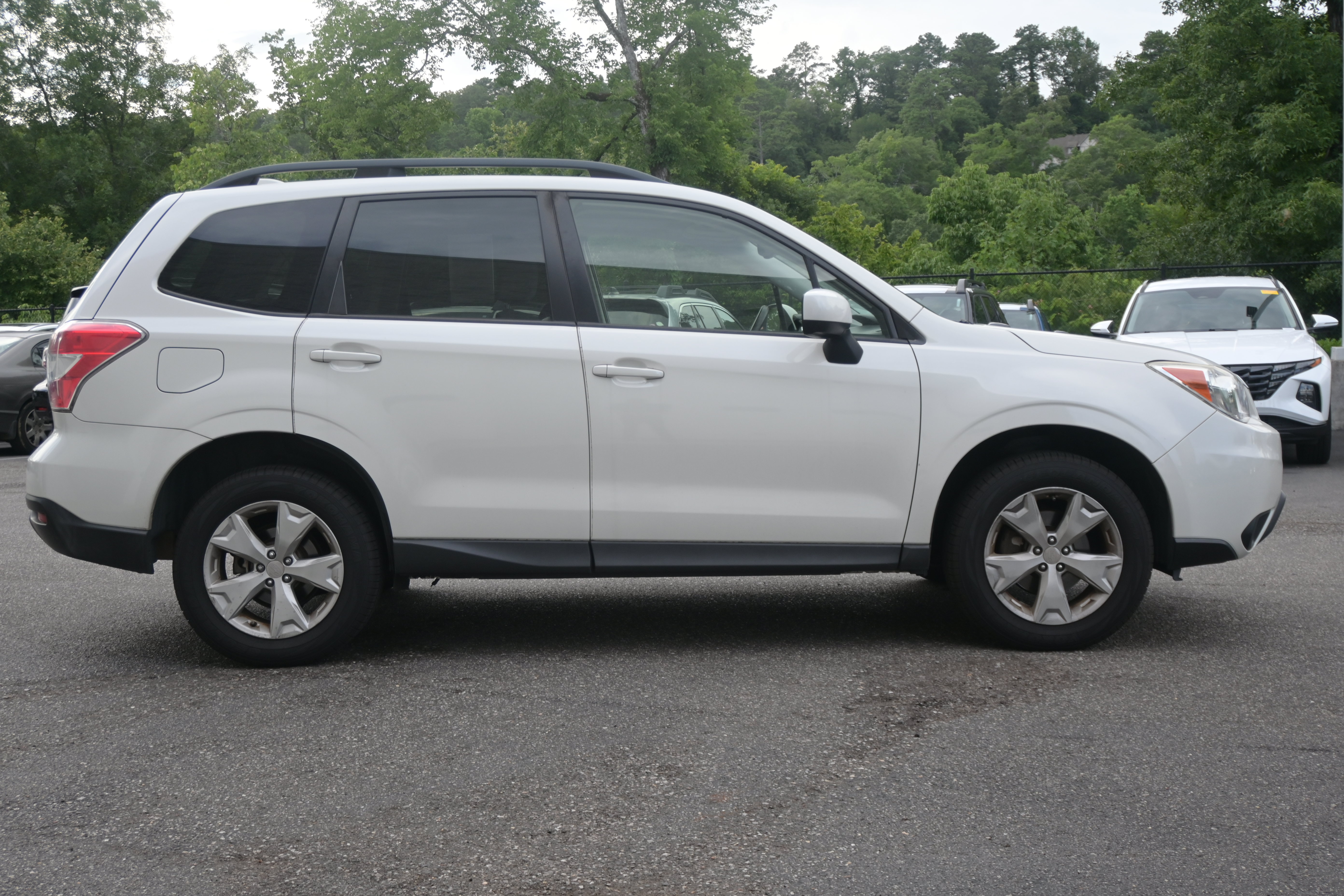 Used 2016 Subaru Forester 2.5i Premium w/ Popular Package #1 AWD/4WD image 10