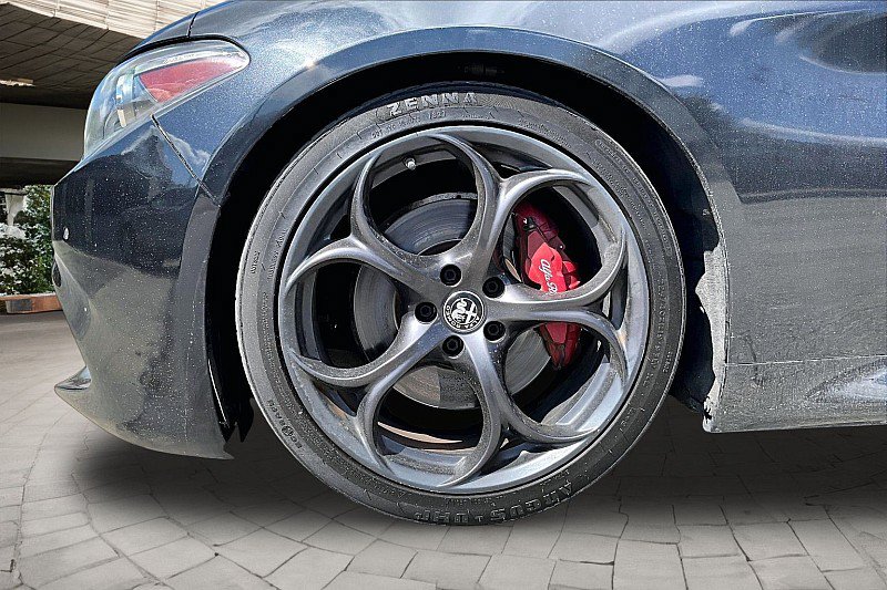 Used 2019 Alfa Romeo Giulia Ti RWD image 7