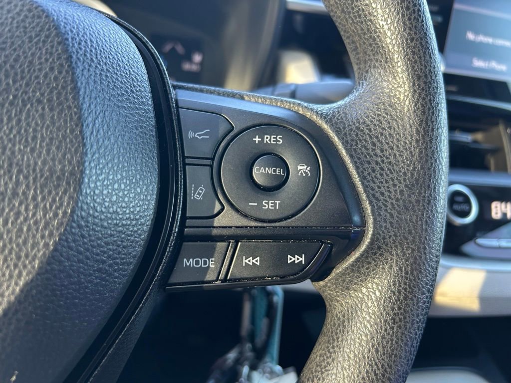 Used 2022 Toyota Corolla LE image 18