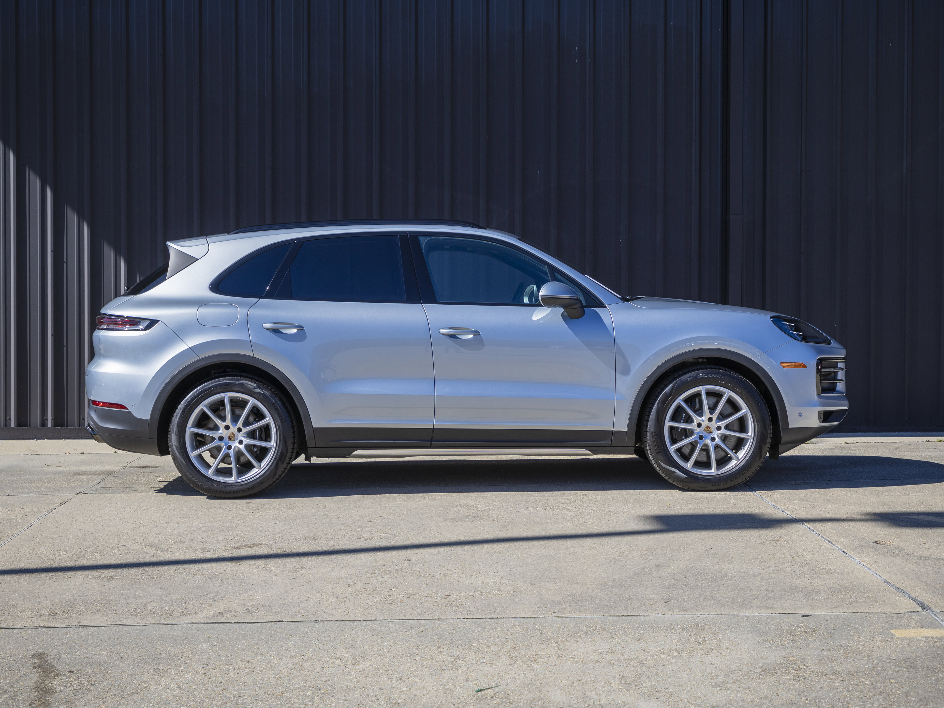 Certified 2025 Porsche Cayenne S image 4