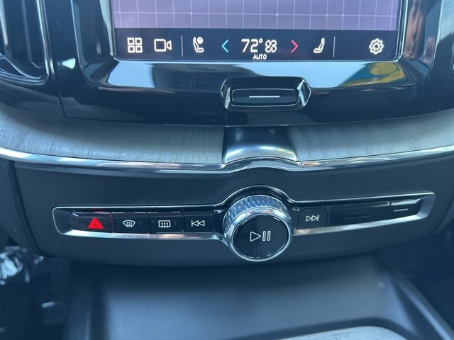 Certified 2025 Volvo XC60 B5 Plus image 25