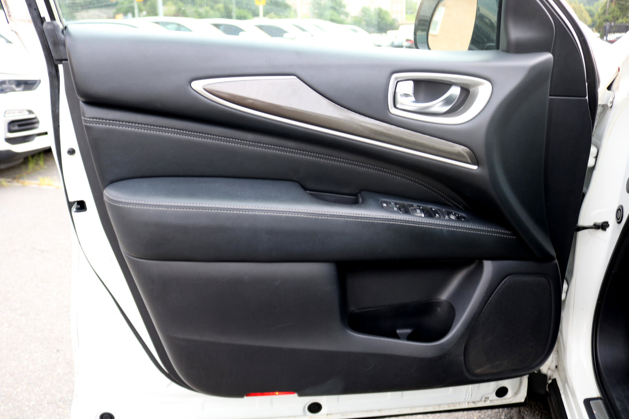 Used 2016 INFINITI QX60 Luxe image 10