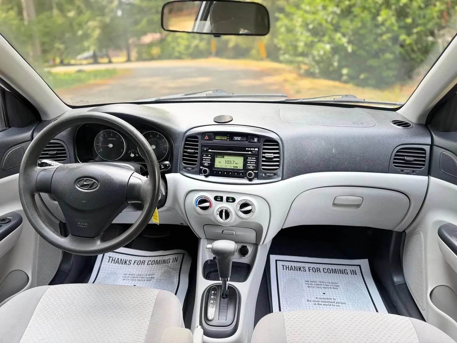 Used 2009 Hyundai Accent GS w/ Premium Pkg 3 FWD image 12