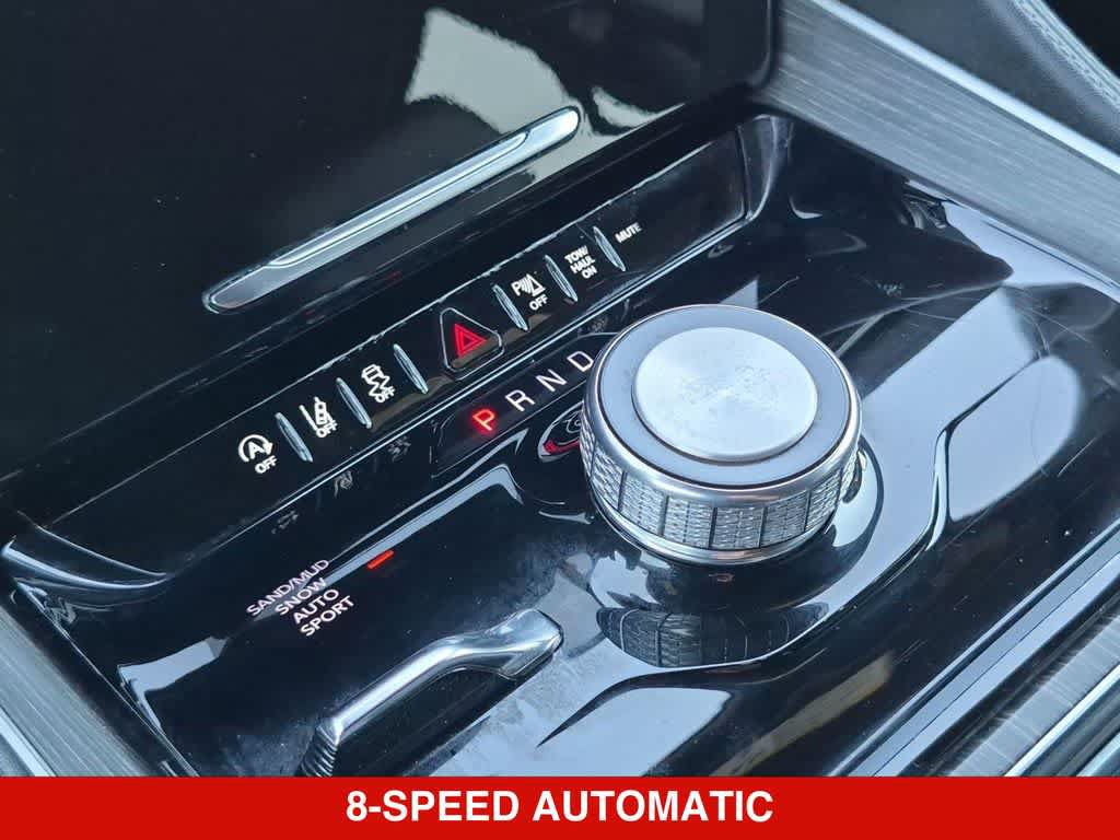 Used 2024 Jeep Wagoneer L Series II w/ Flexible Seating Group AWD/4WD image 32