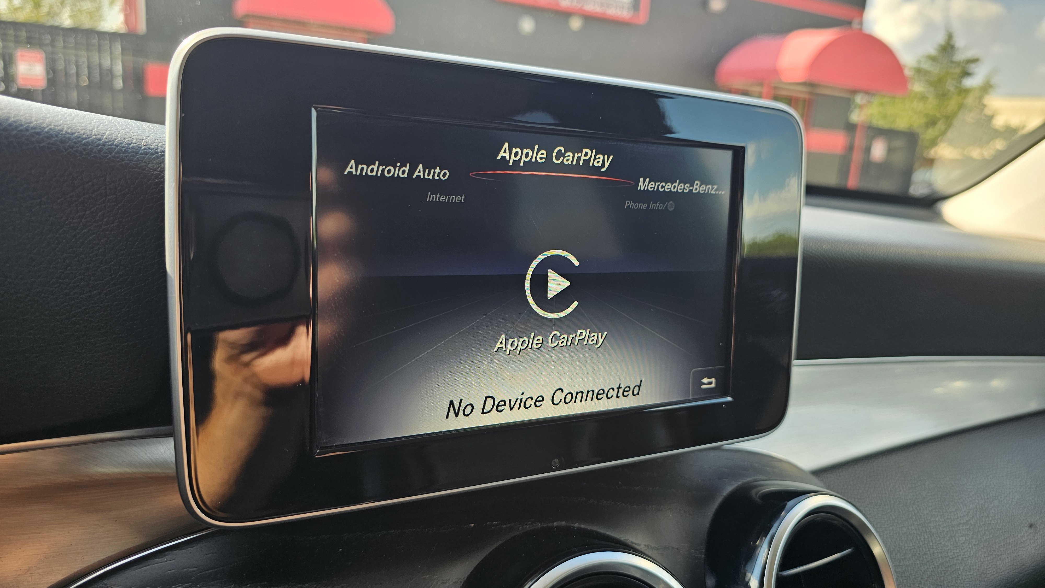 Used 2019 Mercedes-Benz GLC 300 w/ Premium Package image 43