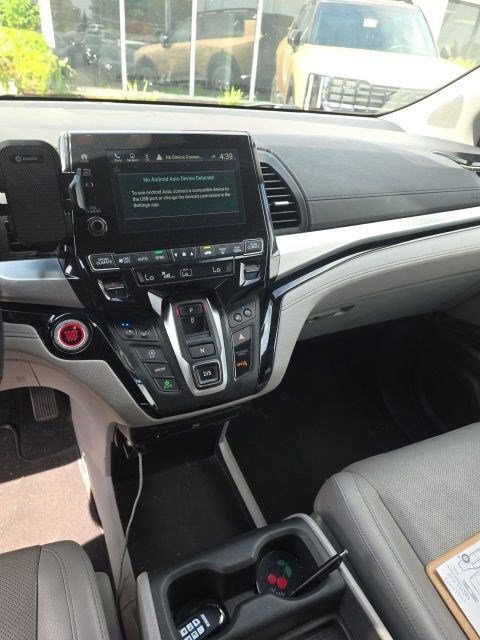 Used 2018 Honda Odyssey Elite image 8