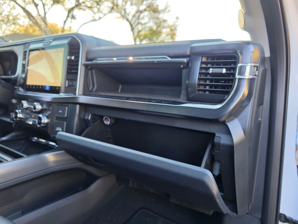 Used 2026 Ford F250 Lariat w/ Black Appearance Package image 48