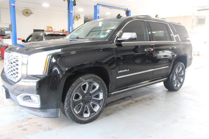 Used 2020 GMC Yukon Denali w/ Denali Ultimate Black Edition AWD/4WD image 4