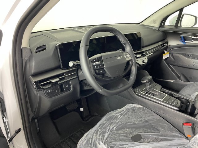 New 2026 Kia Sportage LX FWD image 2