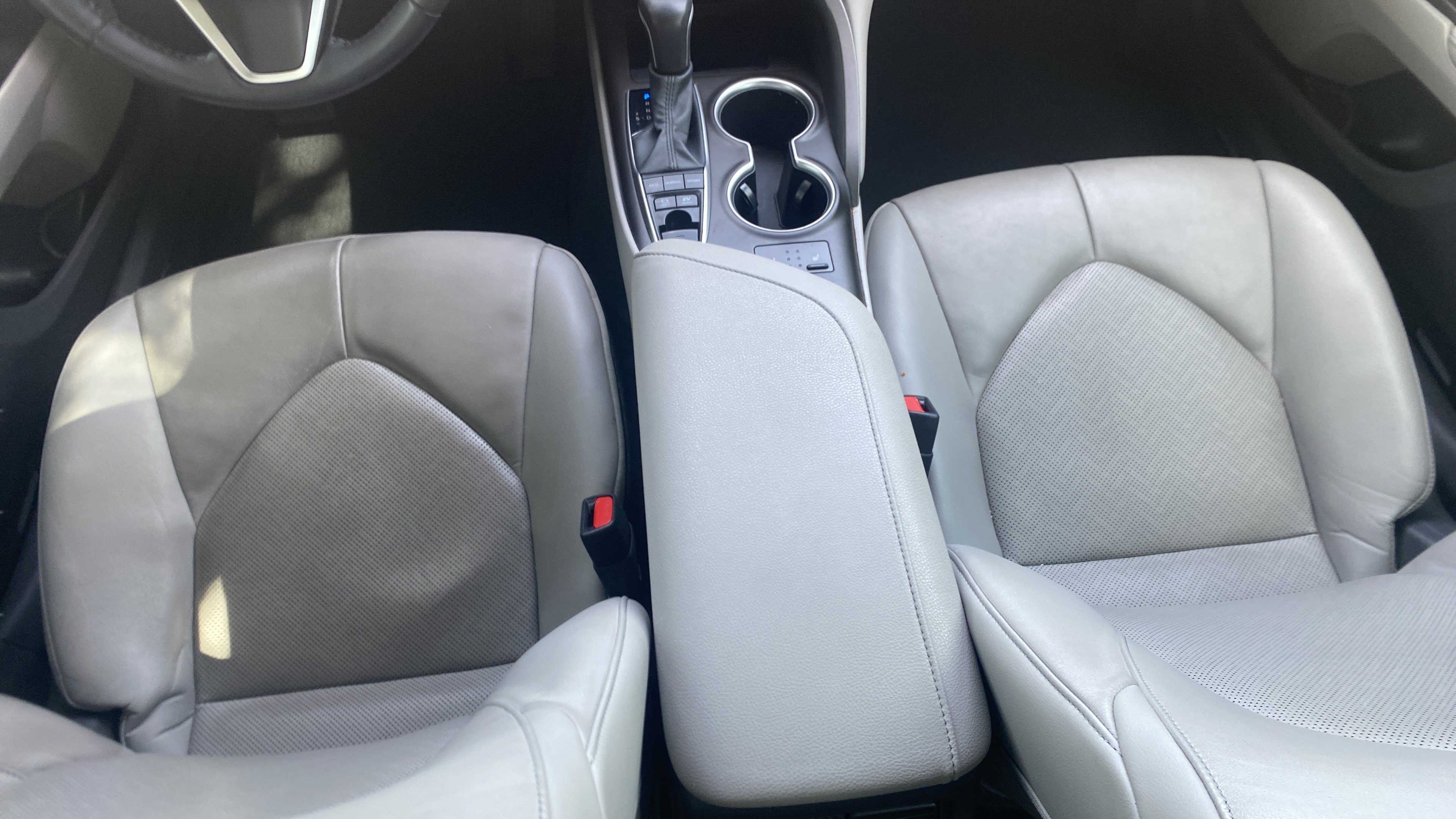Used 2021 Toyota Camry XLE w/ Cold Weather Package FWD image 16