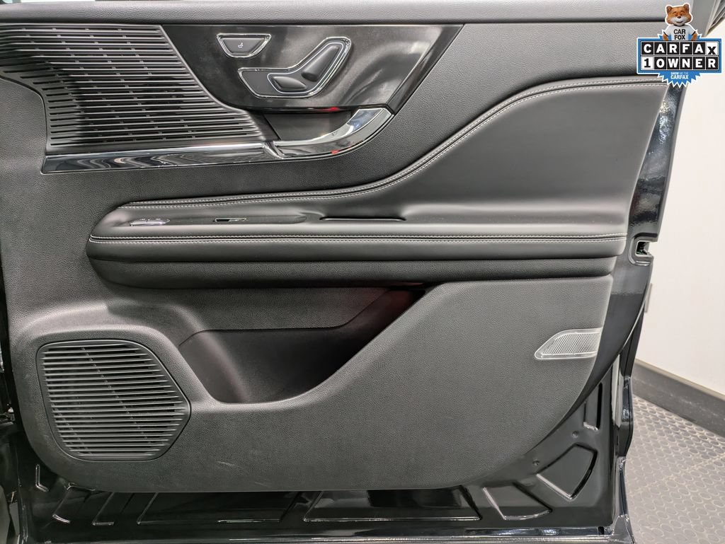 Used 2022 Lincoln Corsair AWD w/ Premium Package image 32