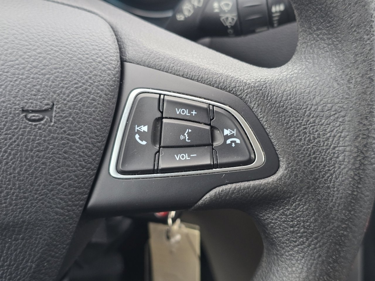 Used 2018 Ford Escape SE w/ Ford Safe & Smart Package image 29