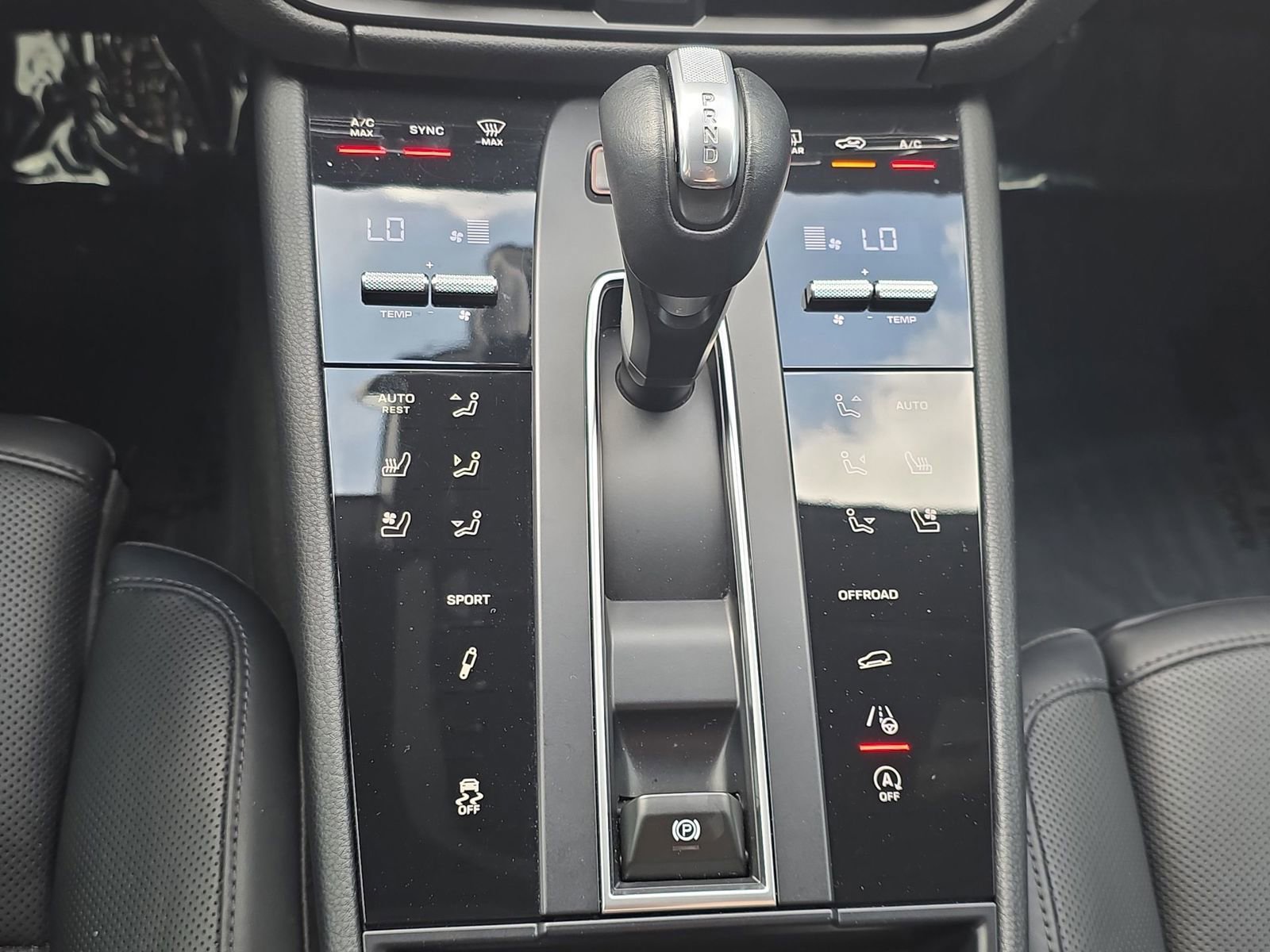 Certified 2023 Porsche Macan S image 17