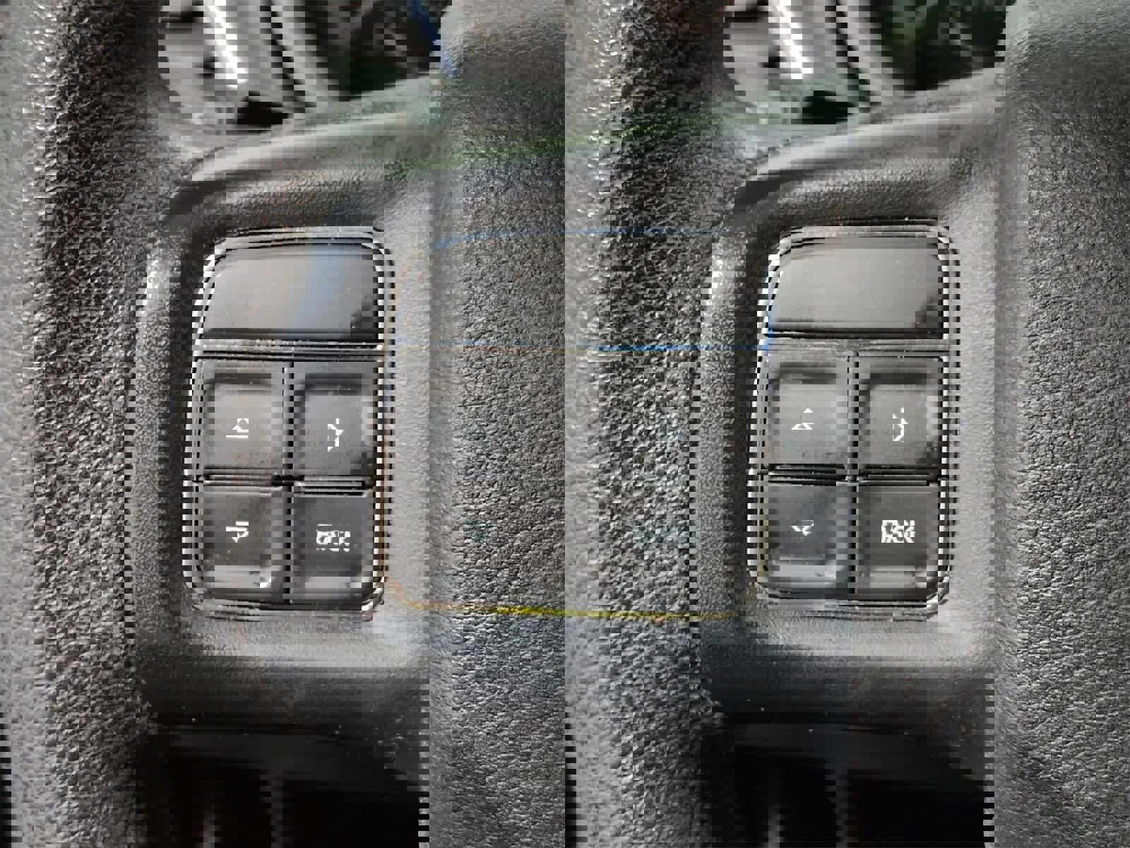 Used 2018 Dodge Journey SE image 24