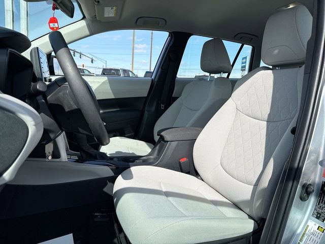 Used 2022 Toyota Corolla Cross L image 11