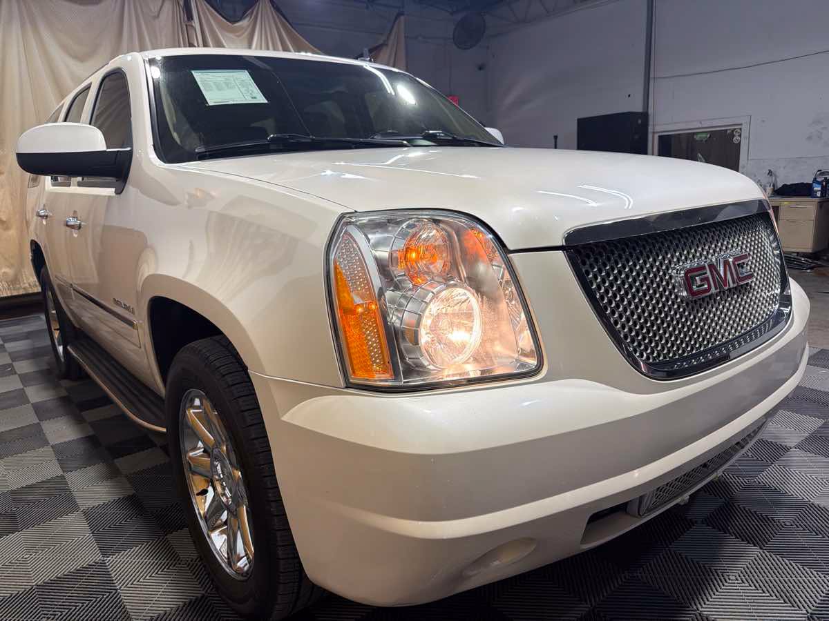 Used 2014 GMC Yukon Denali RWD image 6