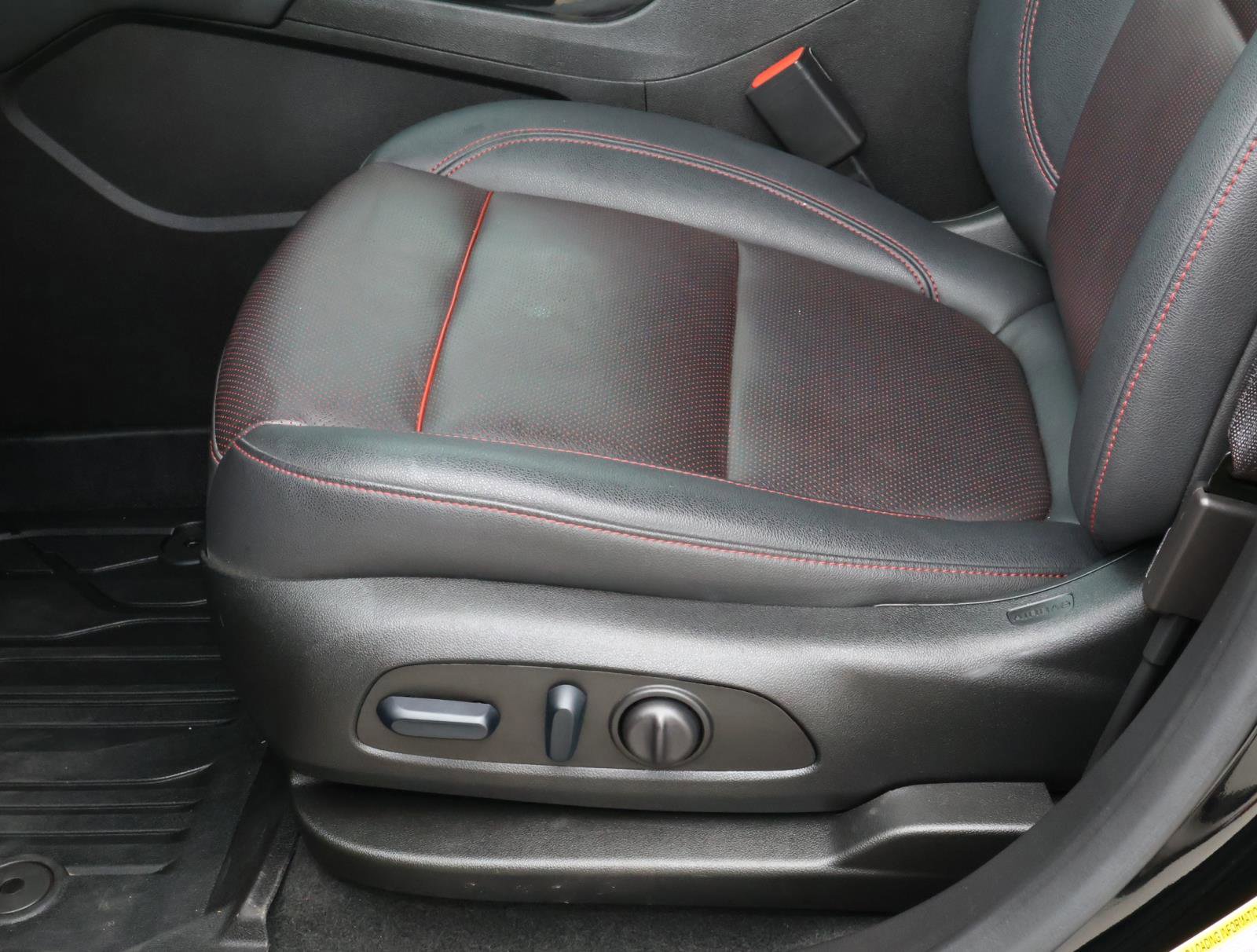 Used 2024 Cadillac Escalade ESV Luxury image 50