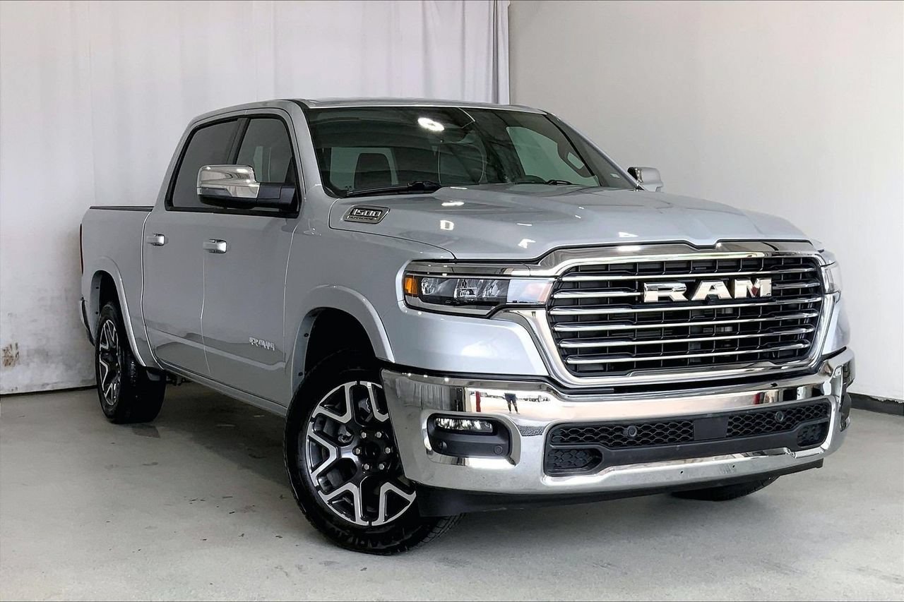 Used 2026 RAM 1500 Laramie AWD/4WD image 34
