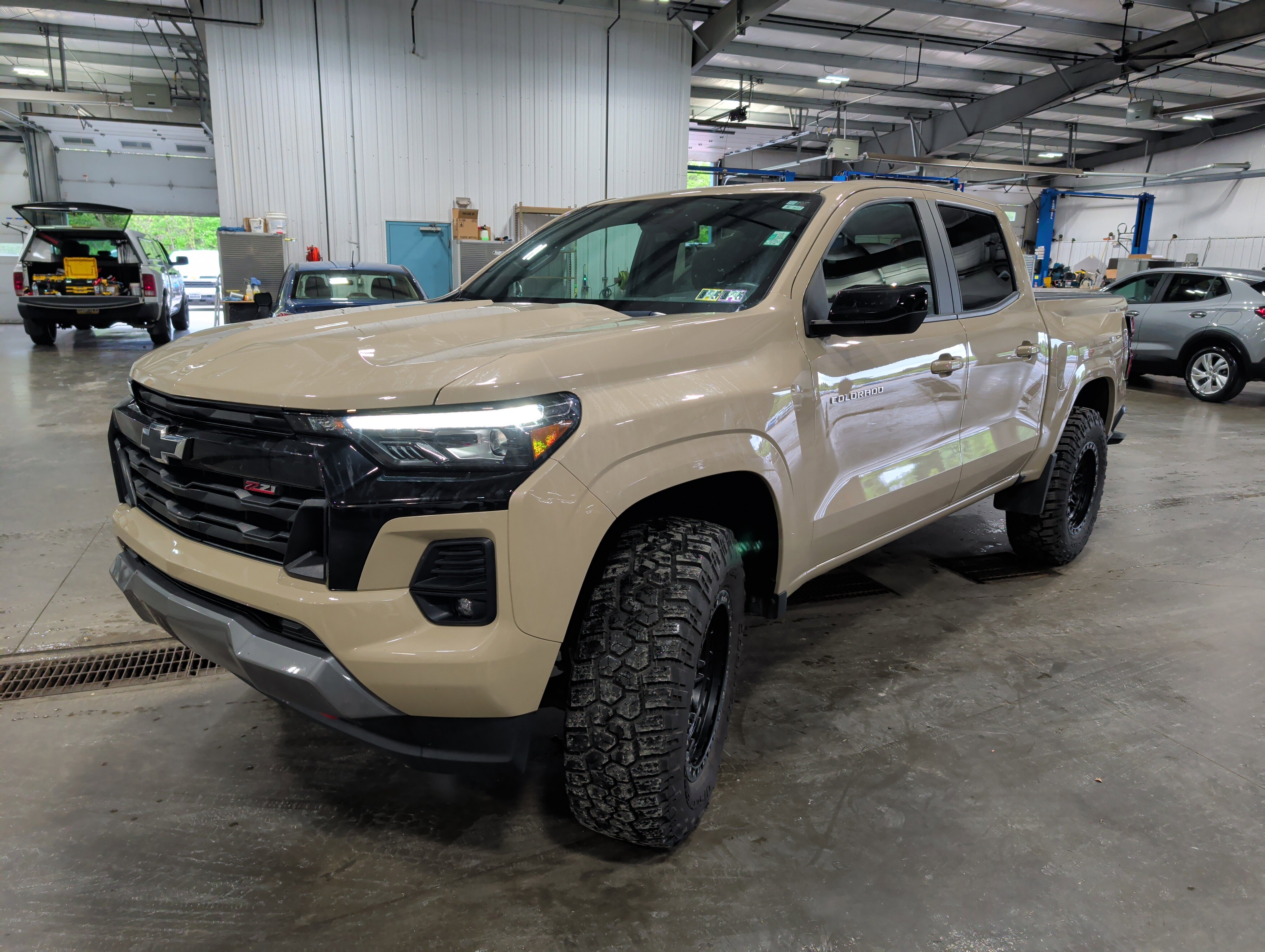 Used 2023 Chevrolet Colorado Z71 w/ Z71 Convenience Package 2 AWD/4WD image 6