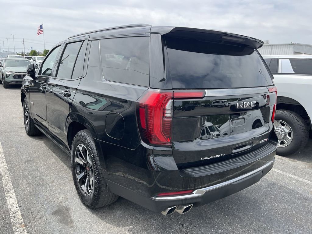 Used 2025 GMC Yukon AT4 w/ AT4 Premium Plus Package AWD/4WD image 8