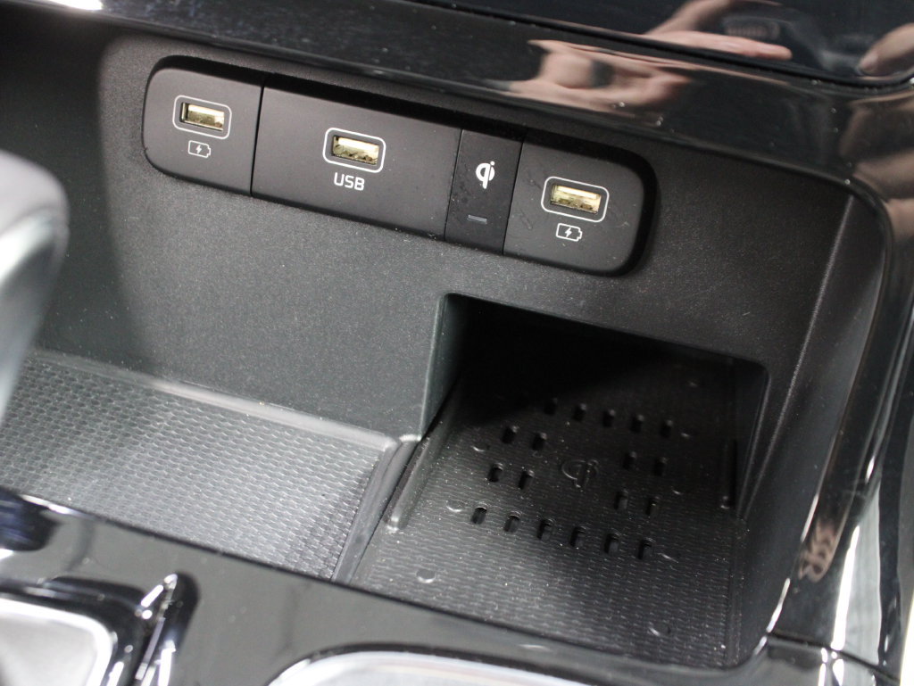 Used 2023 Kia Carnival EX FWD image 54
