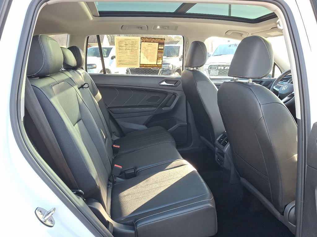 Used 2023 Volkswagen Tiguan SE image 15