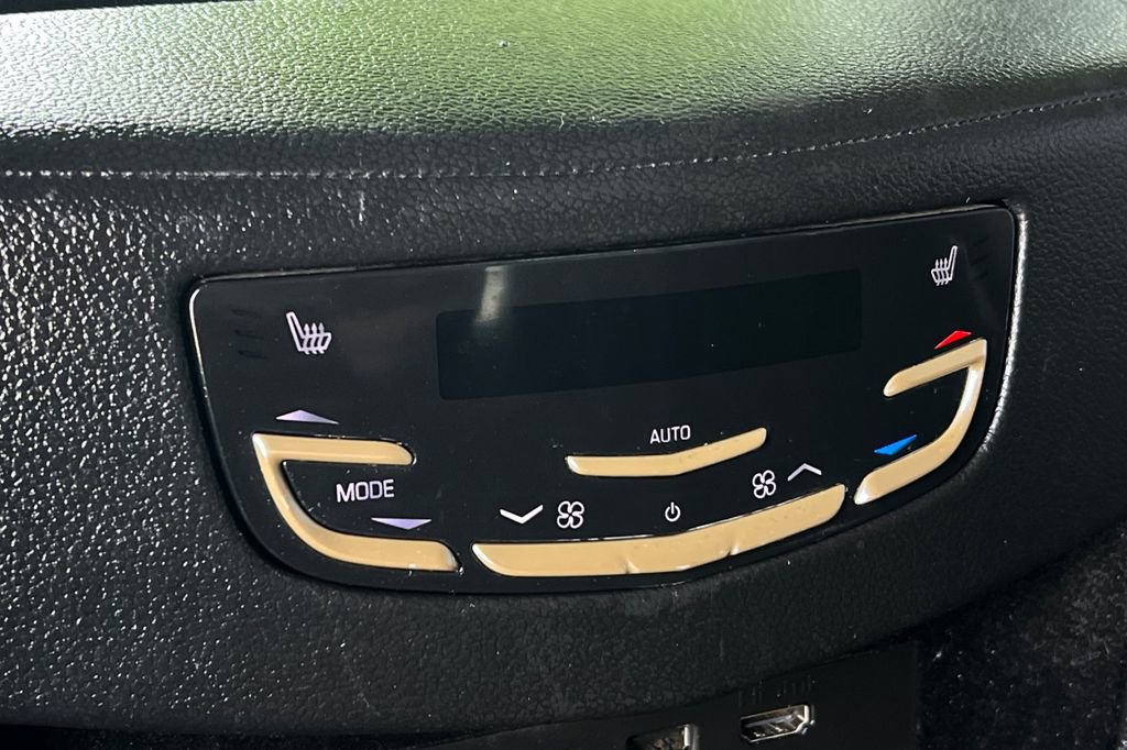 Used 2017 Cadillac Escalade Luxury image 16