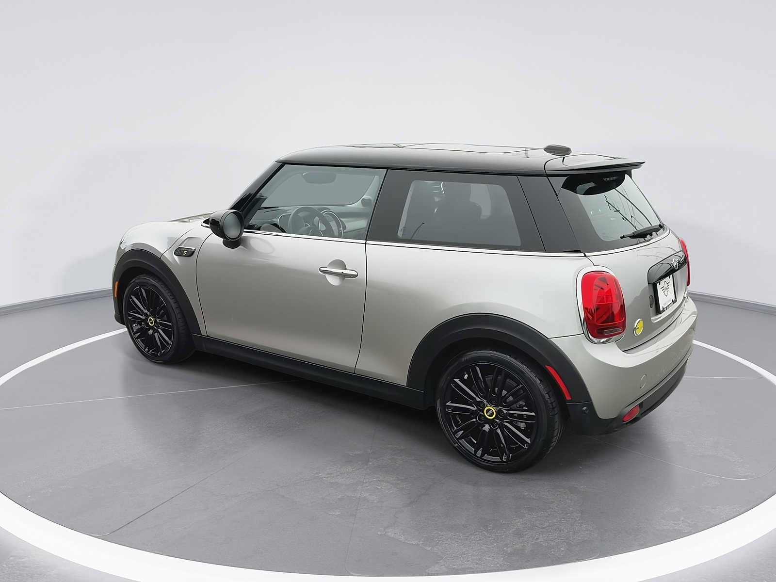 Used 2024 MINI Cooper SE FWD image 6