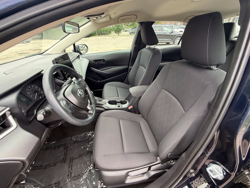 Used 2025 Toyota Corolla LE FWD image 7