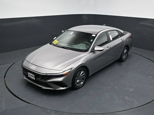 Used 2024 Hyundai Elantra SEL FWD image 51