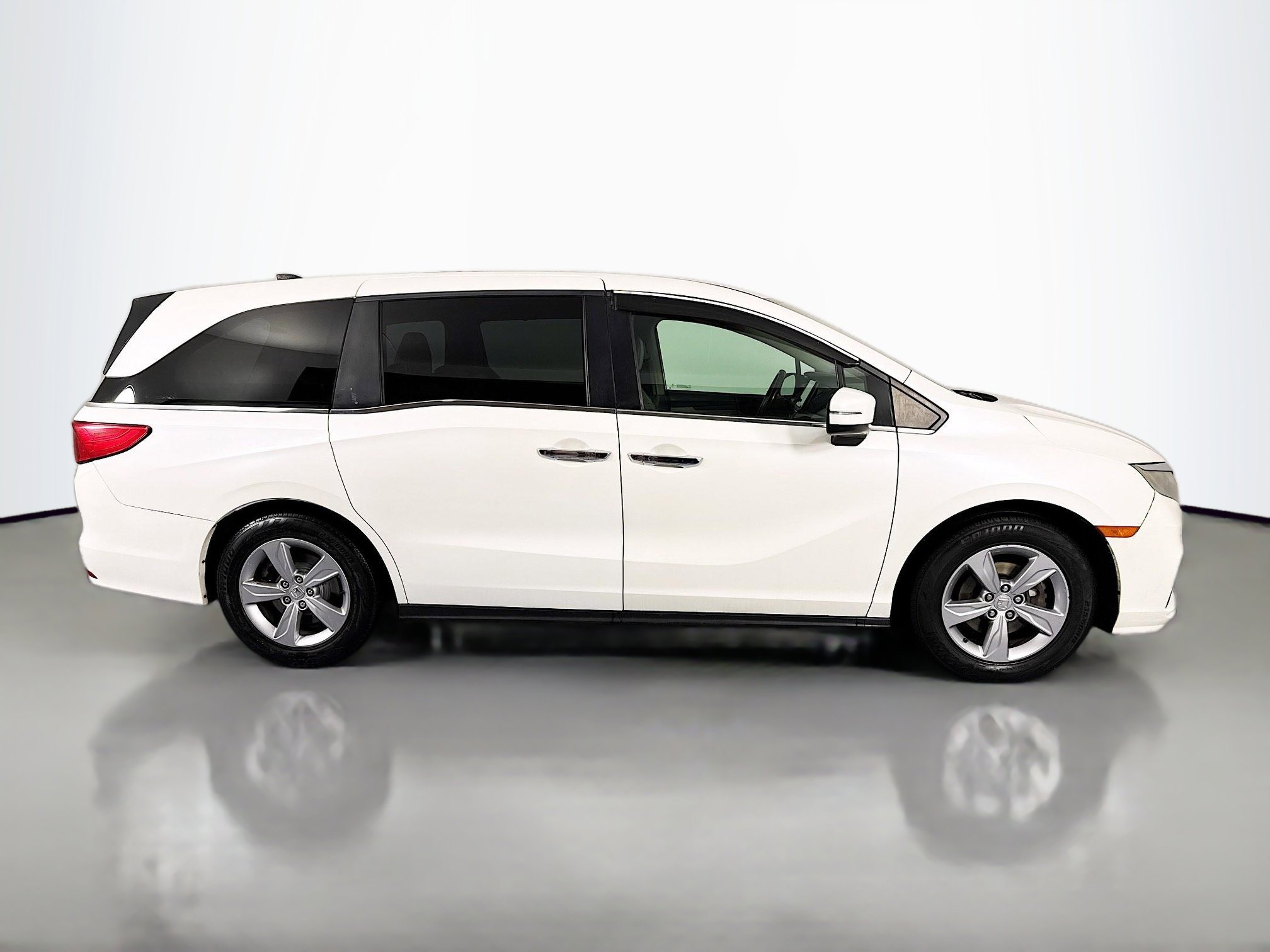 Certified 2018 Honda Odyssey EX-L image 4