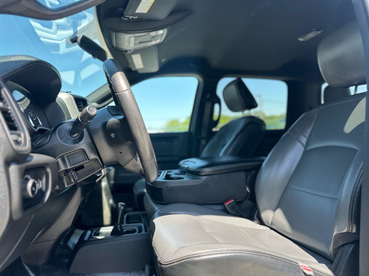 Used 2022 RAM 2500 Tradesman w/ Chrome Appearance Group AWD/4WD image 8