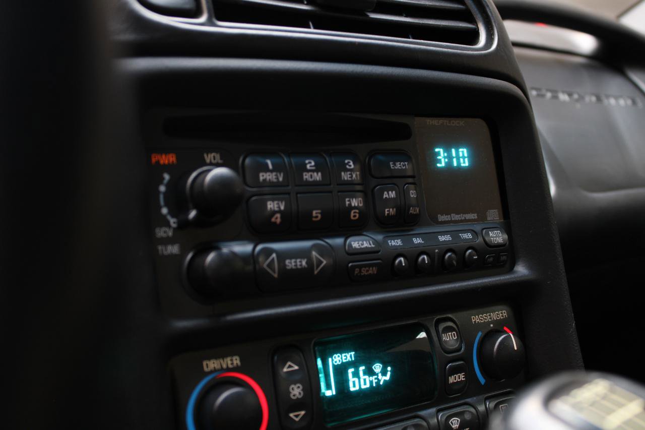 Used 2003 Chevrolet Corvette Z06 w/ Memory Package, 3 Drivers image 11