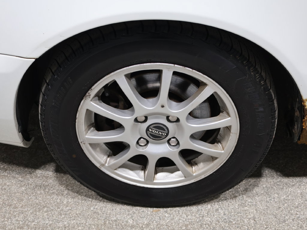 Used 2004 Volvo S40 FWD image 13