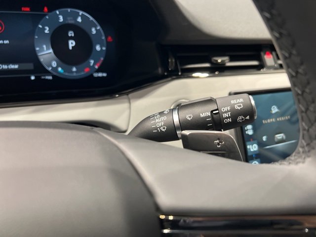 Used 2025 Land Rover Range Rover Evoque S image 33