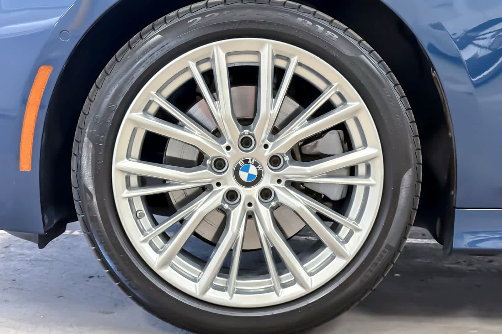 Used 2024 BMW 330i Sedan w/ Premium Package RWD image 26