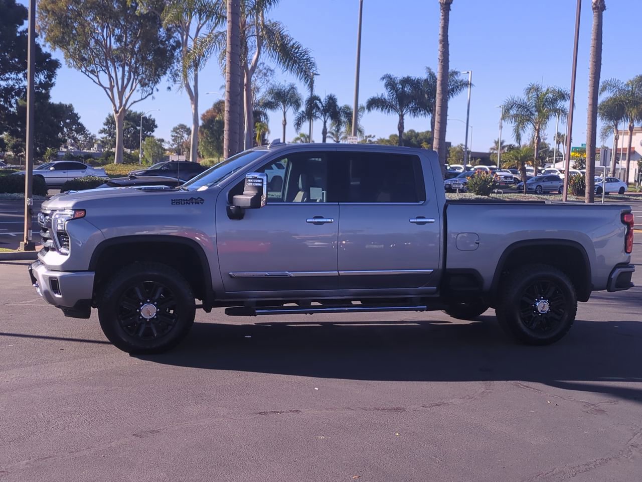 Used 2024 Chevrolet Silverado 2500 High Country w/ High Country Premium Package image 9
