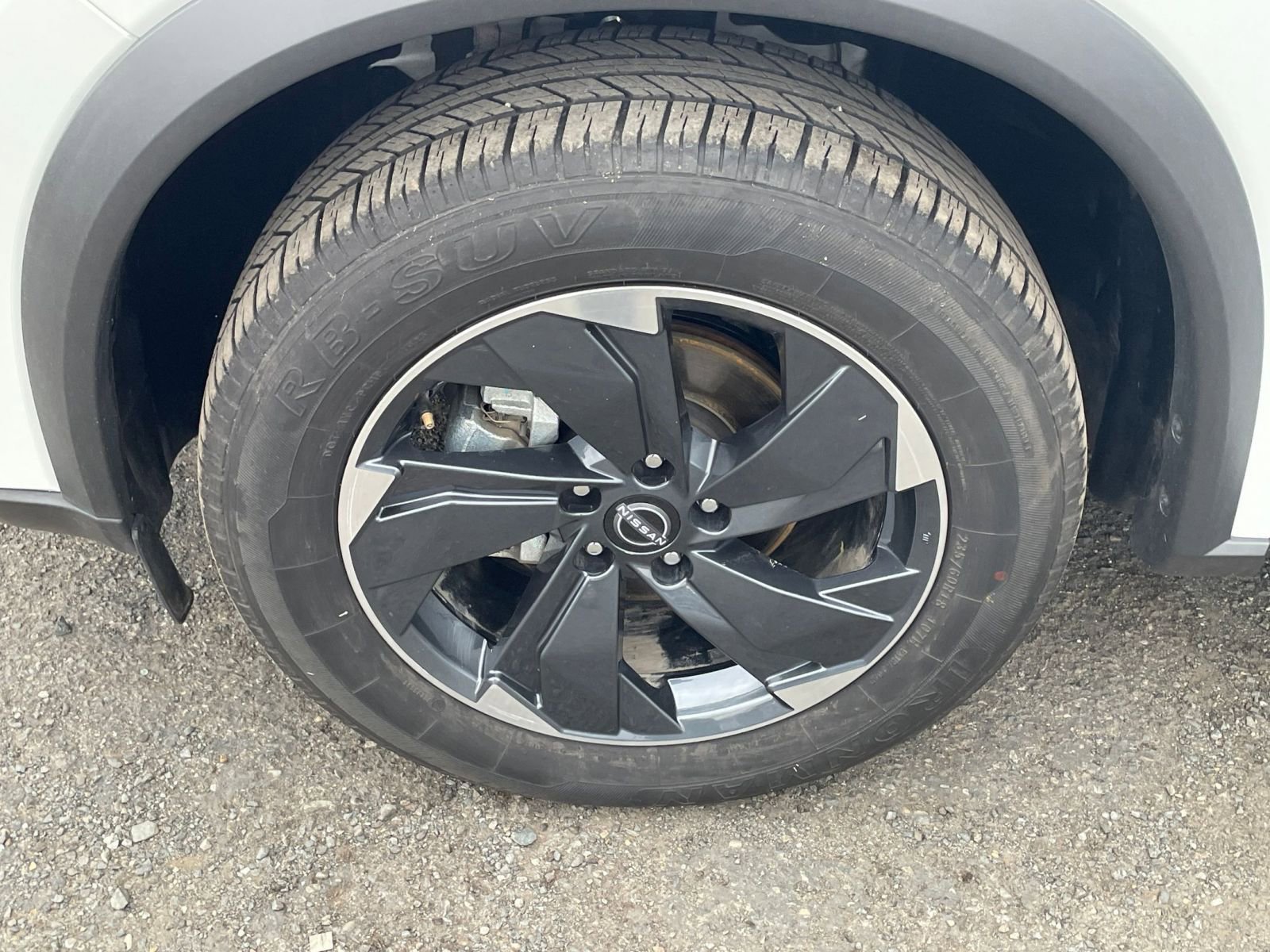 Used 2025 Nissan Rogue SV image 32