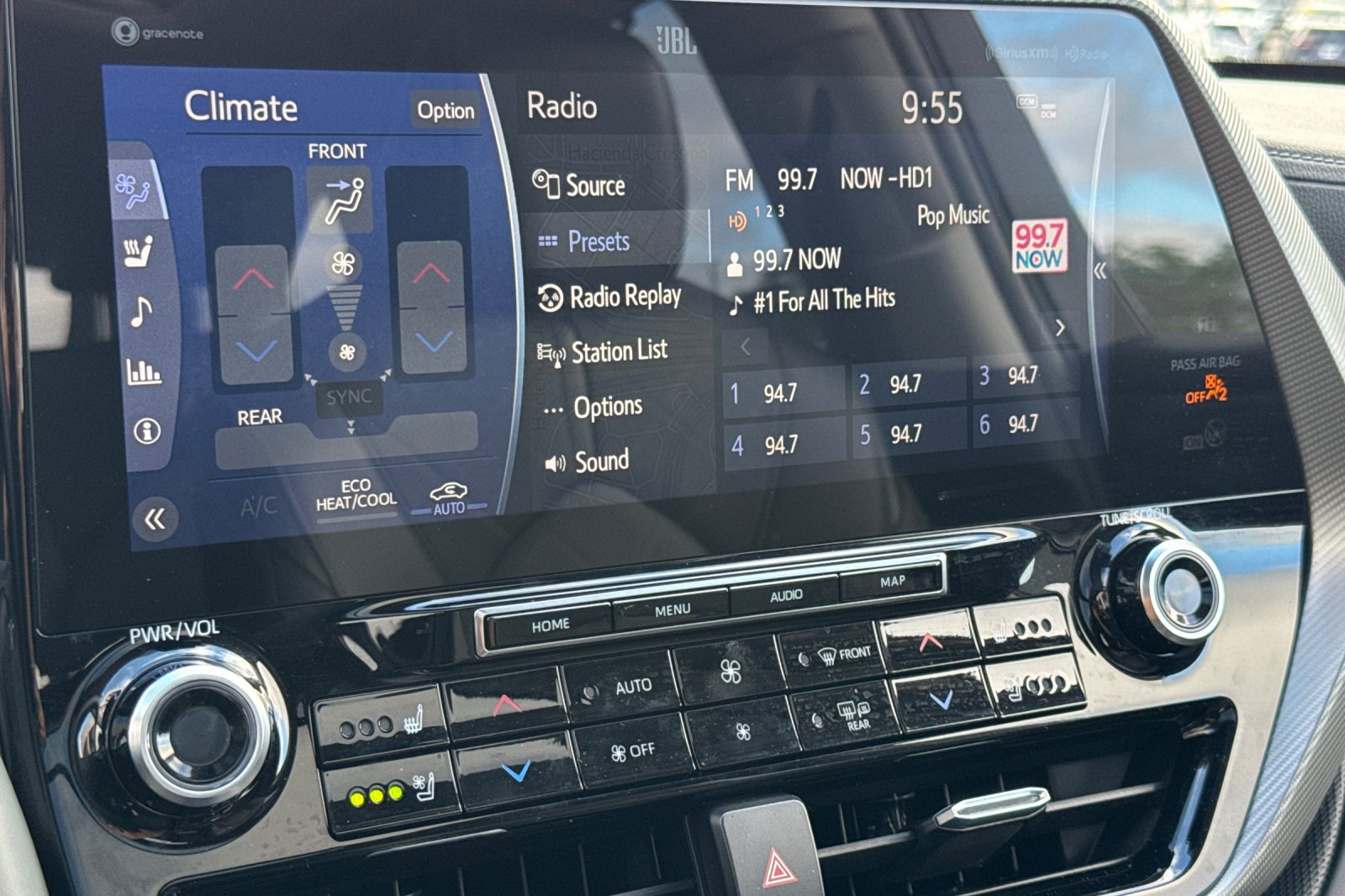 Certified 2022 Toyota Highlander Platinum AWD/4WD image 22
