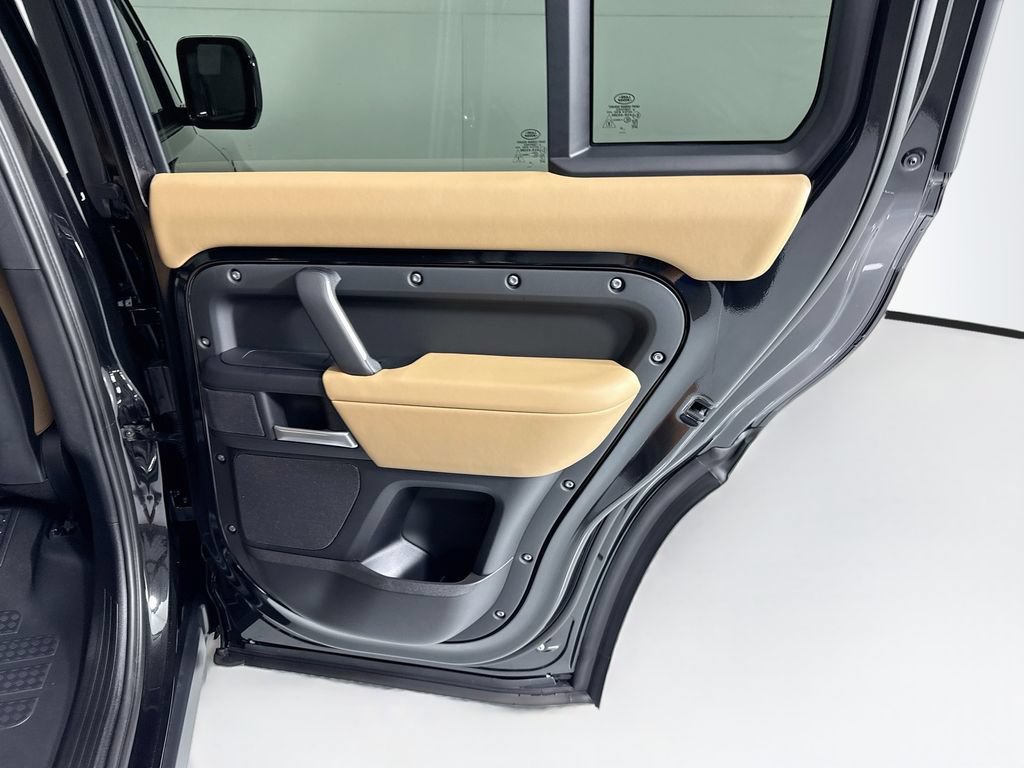 New 2026 Land Rover Defender 110 X-Dynamic SE AWD/4WD image 29