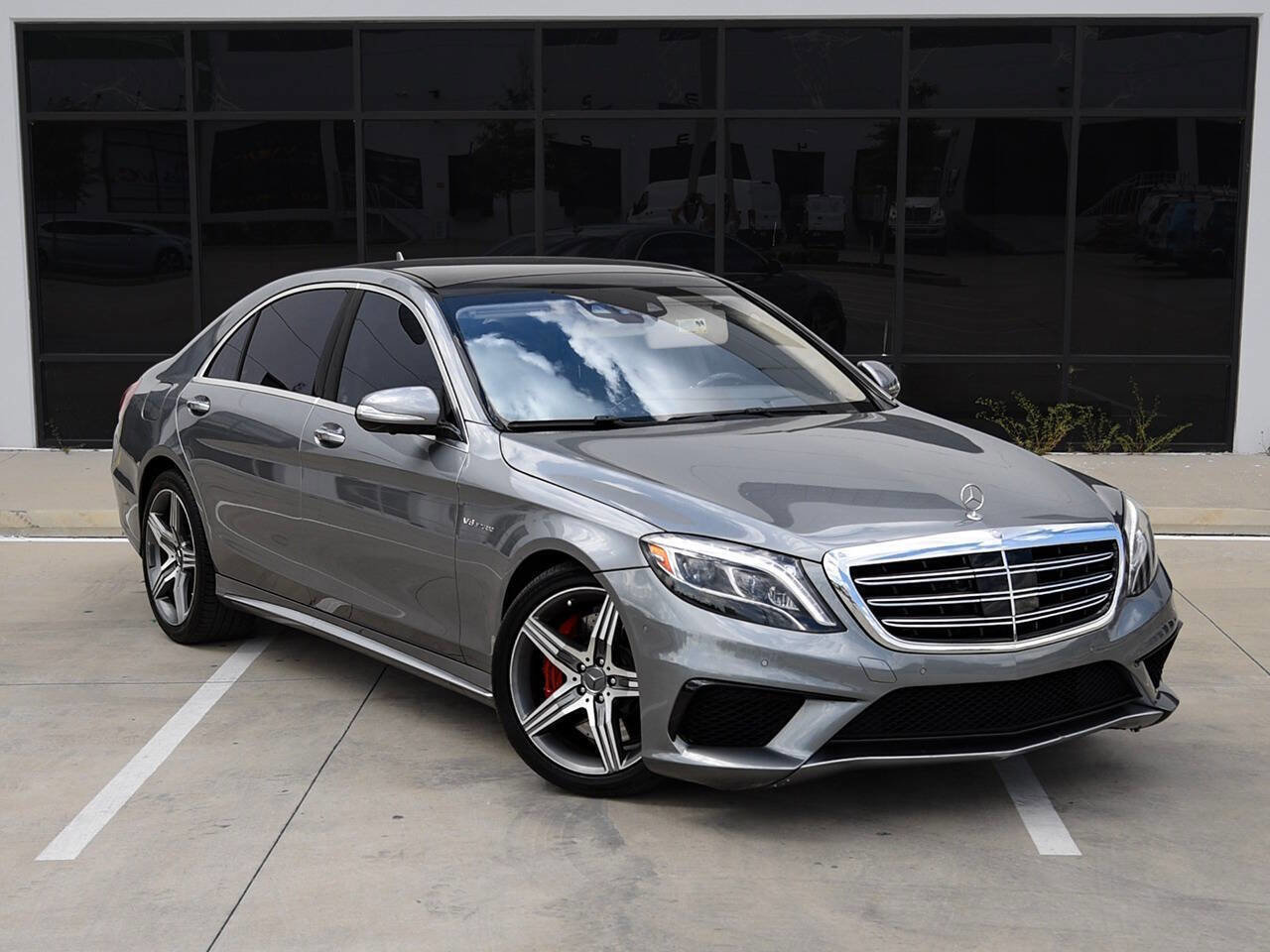 Used 2015 Mercedes-Benz S 63 AMG 4MATIC Sedan w/ Executive Rear Seat Package image 2