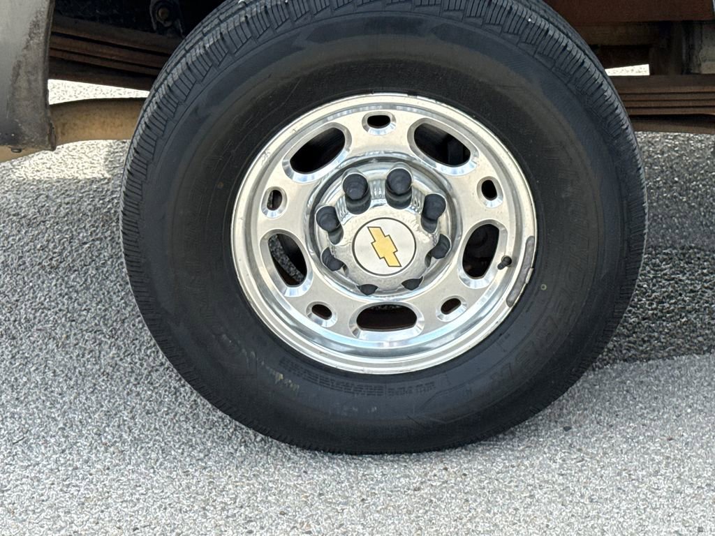 Used 1999 Chevrolet Silverado 2500 LS w/ Firm Ride Suspension Pkg RWD image 10
